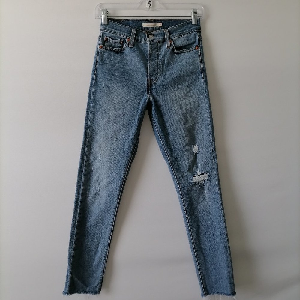 Levi's Light Blue Skinny Jeans with Distressed Knee